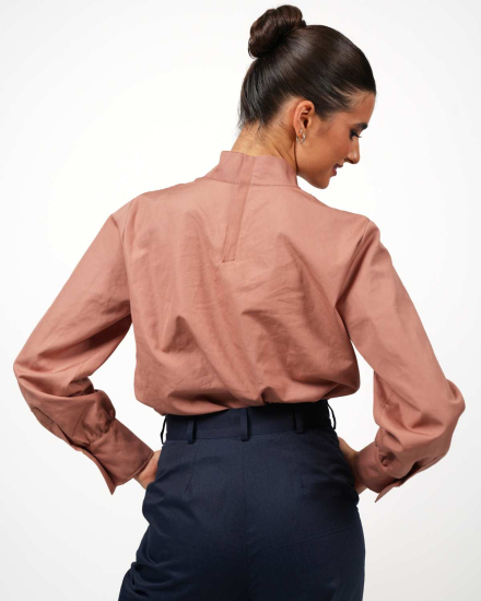 Chemisier VIP avec col détaillé – Quand le style rencontre la protection - Mocca Mousse