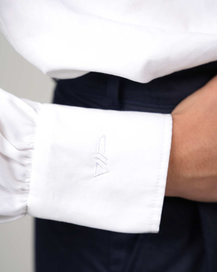 Preview: Chemisier VIP avec col détaillé – Quand le style rencontre la protection - blanc