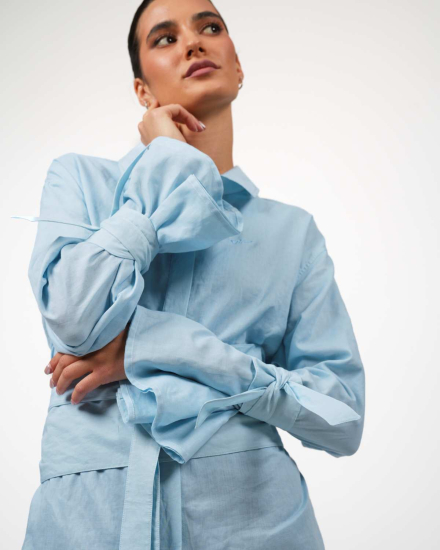 VIP Ouversize Bluse - Stilvoller Schutz mit Swiss Shield Ventus - Hellblau