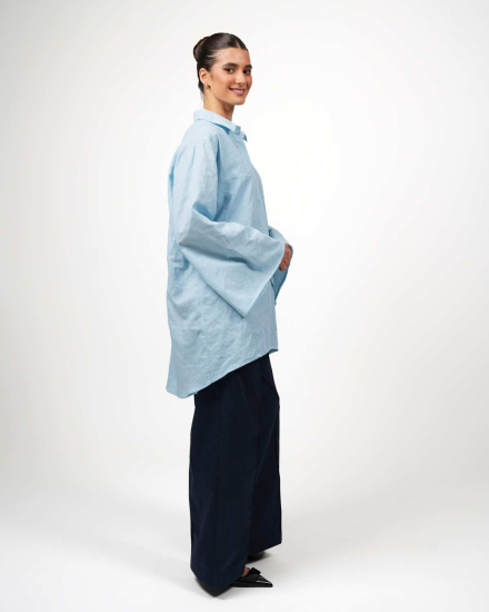 Preview: Blouse VIP Oversize - Une protection élégante avec Swiss Shield Ventus - bleu clair