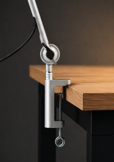 Preview: Werkleuchte silber 110 cm geschirmt mit Tisch-Klemmfuss