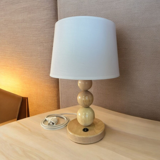Preview: Lampada da tavolo schermata in legno di faggio – altezza 42 cm, con spina Schuko