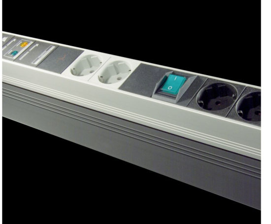 Wavesafe, Niederfrequenz, geschützte Kabel/Stecker/Leuchten, Steckdosenleiste geschirmt 4+2 4x geschaltet, 2x Dauerstrom