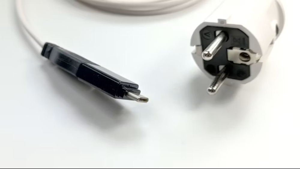 Câble de mise à la terre USB avec fiche Schuko – USB-A et USB-C